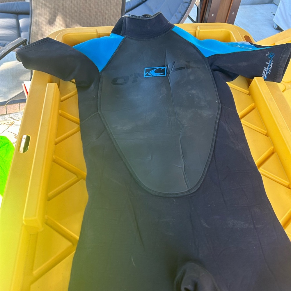Kids sz 10 shorty wetsuit. Used but in good condition. My daughter outgrew it.